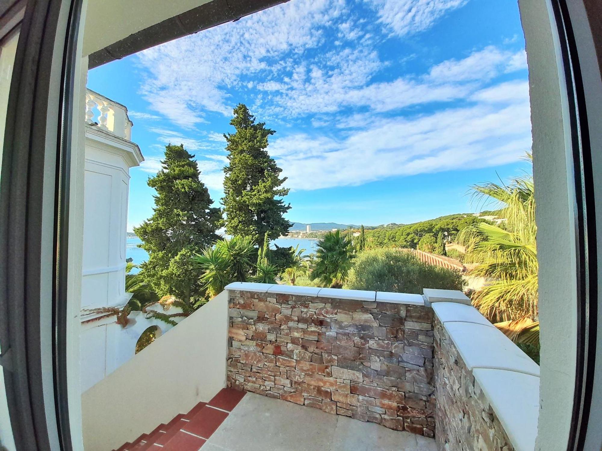 Villa-Chateau Les Terrasses - Tamaris, Plage Des Sablettes, Mer Au Bas De La Propriete 滨海拉塞讷 外观 照片